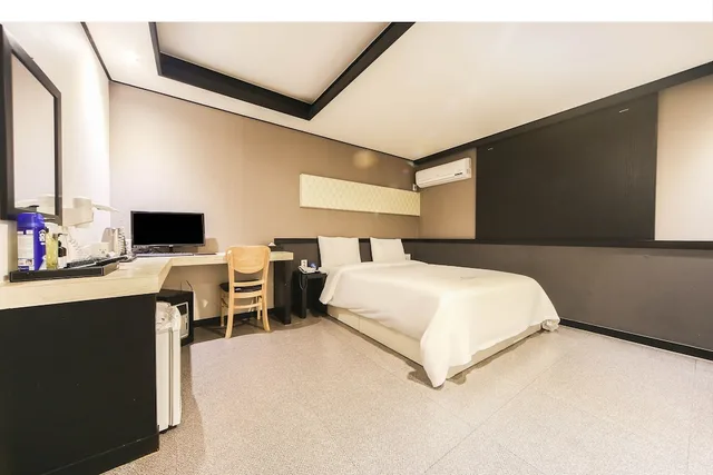 غرفة قياسية بسرير كينج، Elysee Hotel 4/6
