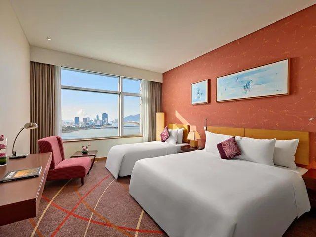 غرفة سوبيريور عائلية، Grand Mercure Danang 1/4