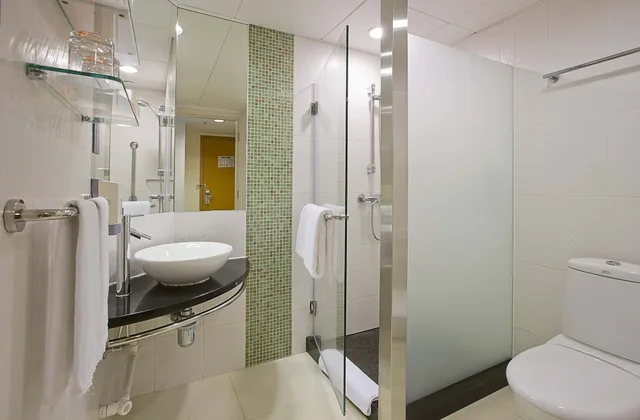 غرفة قياسية بسرير كوين في طابق مرتفع، Holiday Inn Express Causeway Bay Hong Kong 7/7