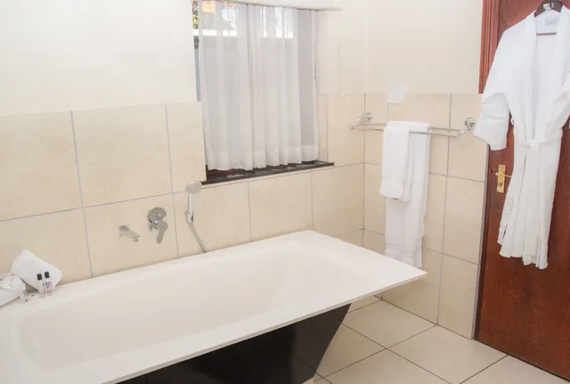 غرفة ديلوكس بسرير مزدوج بإطلالة على المسبح في الطابق الأرضي، Gardenia Boutique Hotel 2/3