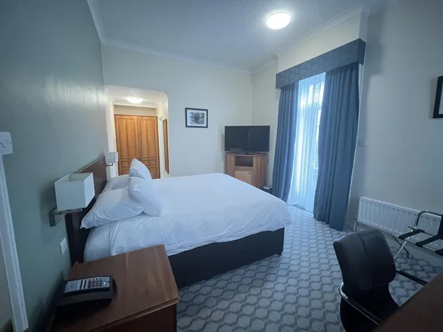 جناح بسرير كينج مع أريكة، Avisford Park Hotel 6/10