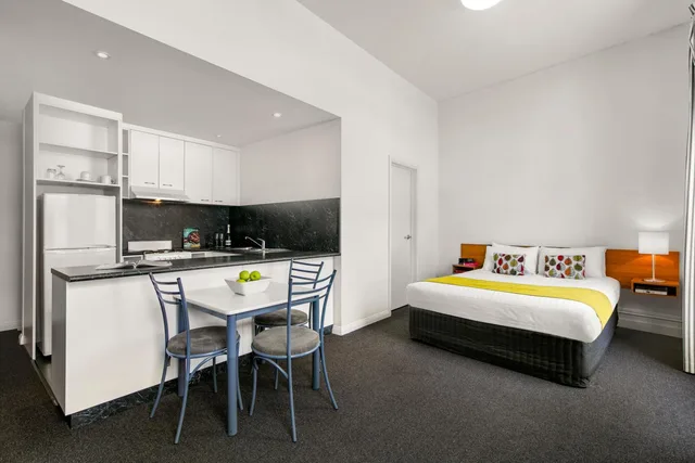 Budget, Studio, Stair Access Only، Quest Savoy 1/1
