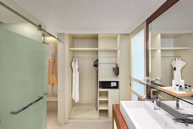 Junior Suite, King Bed, Sea View, Radisson Blu Resort Galle 7/7
