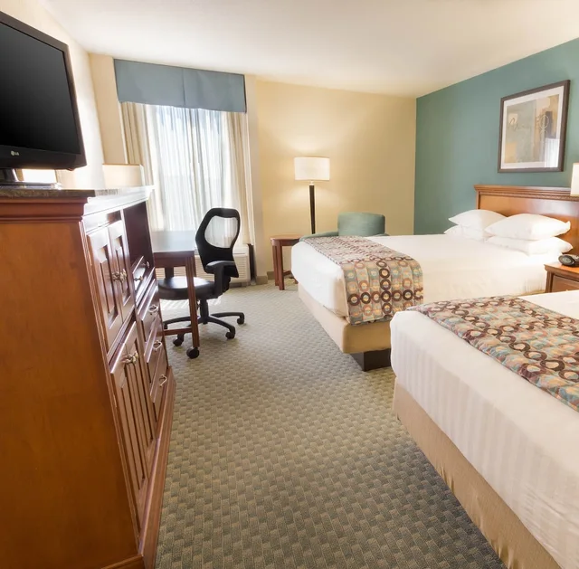 غرفة بسريرين كوين في طابق مرتفع، Drury Inn and Suites Birmingham Lakeshore Drive 3/6