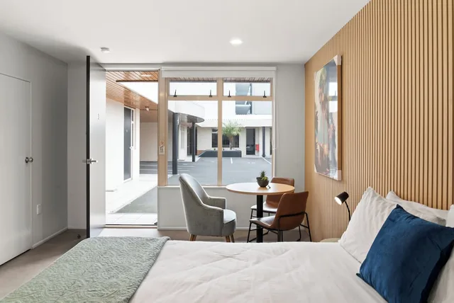 Studio, King Bed, Pacific Motor Inn 5/10