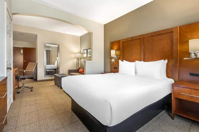 غرفة بسرير كوين لذوي الإعاقة، Comfort Suites Myrtle Beach Central 3/7