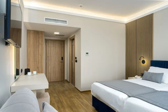 غرفة بسريرين منفصلين بإطلالة على الجبل، Palatino Hotel 1/3
