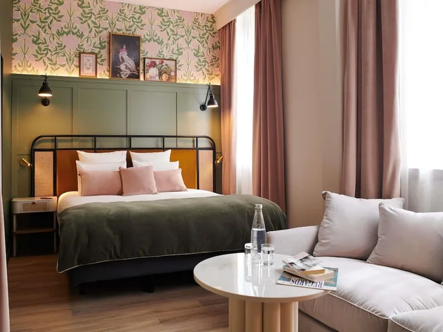 غرفة ديلوكس عائلية بسرير مزدوج مع أريكة، Square Lodge Hotel La Roche sur Yon - Handwritten Collection 1/6