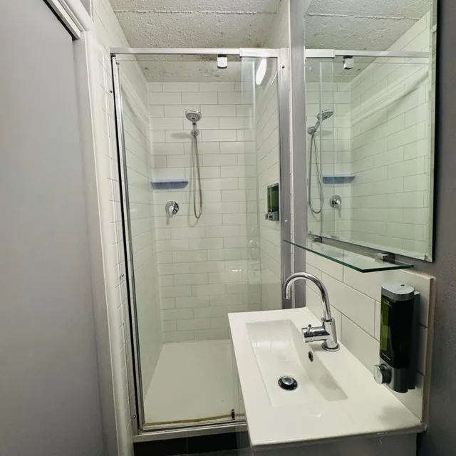 غرفة ديلوكس بسرير كينج وسرير كوين، Sora East Melbourne 3/3