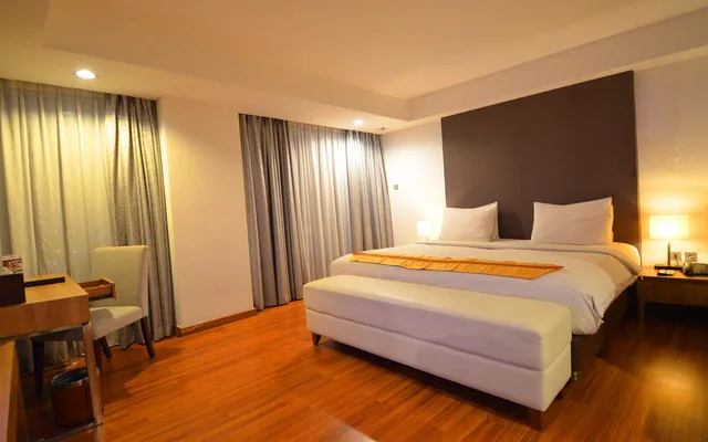 غرفة كلوب بسرير مزدوج، Arch Hotel 2/3