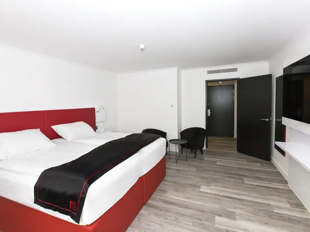 غرفة قياسية بسرير مزدوج، Dormero Hotel Zurich Airport 2/4
