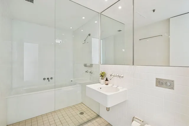 3 Bedrooms, Villa, King Bed, Queen and Twin Beds, Ocean View, ULTIQA Air on Broadbeach 6/9