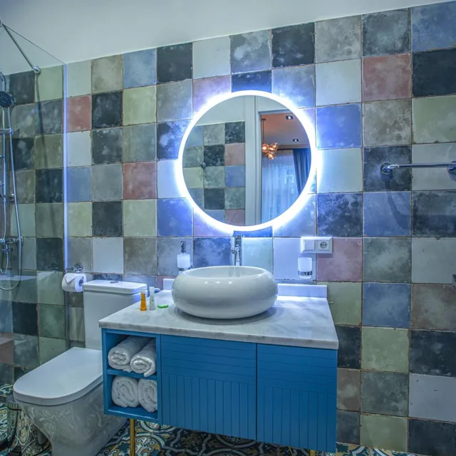 جناح بشرفة، Heritage Hotel and Suites 7/7