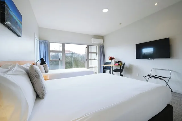 غرفة سوبيريور بسرير كوين وسرير فردي، Garden Hotel Christchurch 3/8