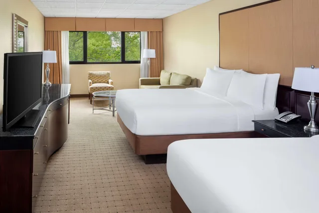 غرفة بسريرين مزدوجين بإطلالة على المدينة، Hyatt Regency New Brunswick 1/2