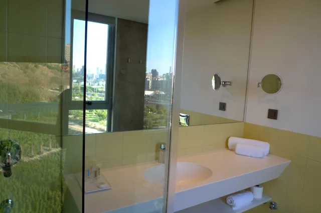 غرفة ديلوكس بسرير كينج بشرفة، Bossa Nova Beirut Hotel 6/6