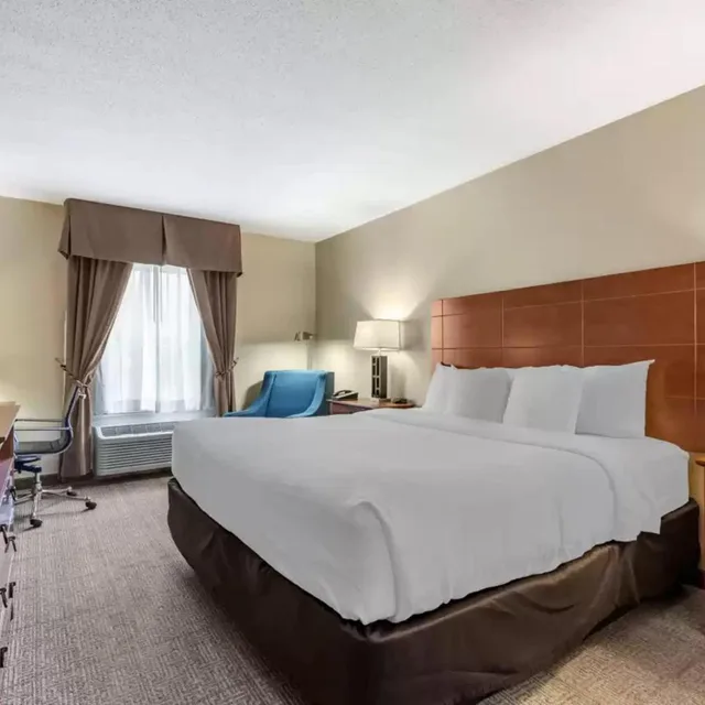 جناح بسرير كينج، Comfort Inn Augusta Me 5/8