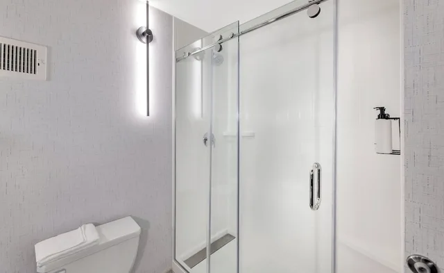 غرفة بريميوم بسرير كوين لذوي الإعاقة، Crowne Plaza Foster City San Mateo 6/6