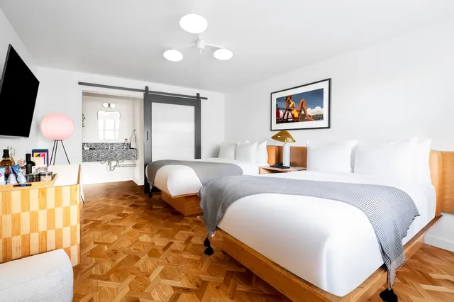 غرفة بريميوم بسريرين مزدوجين، Short Stories Hotel 1/3