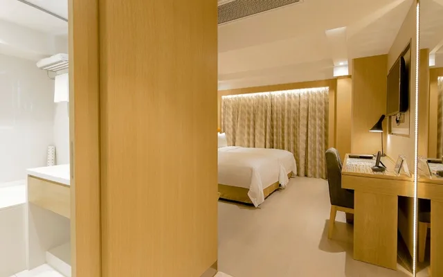 غرفة سوبيريور بسرير مزدوج، Royal Dragon Hotel 5/6
