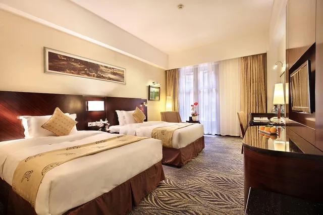 غرفة قياسية بسريرين منفصلين، Lijiang Waterfall Hotel 3/4