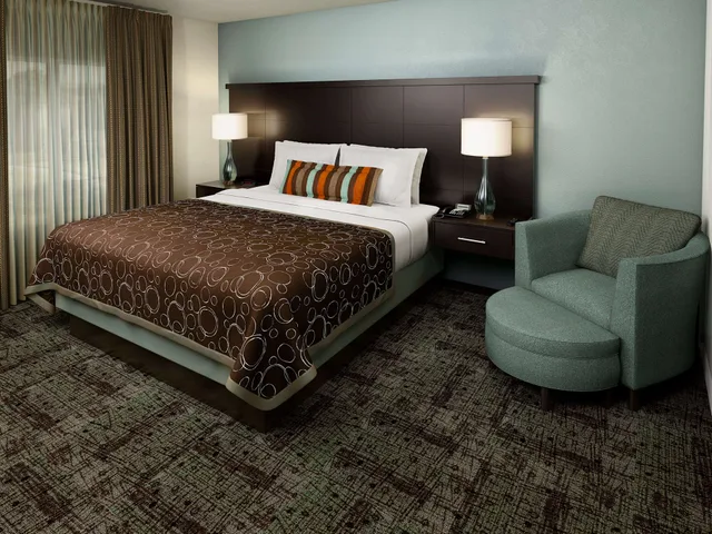 جناح بسرير كينج، Staybridge Suites Dallas - Las Colinas 1/1