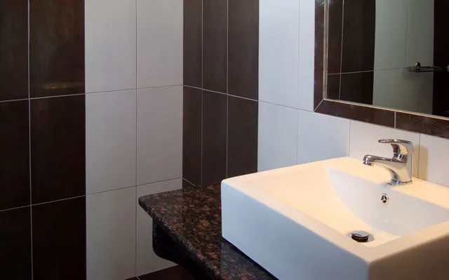 استوديو مزدوج، Elena Studios & Suites 2/2
