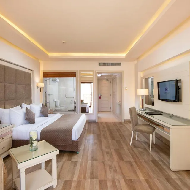 Deluxe, Double Bed, Sea View, Charmillion Club Resort 3/10