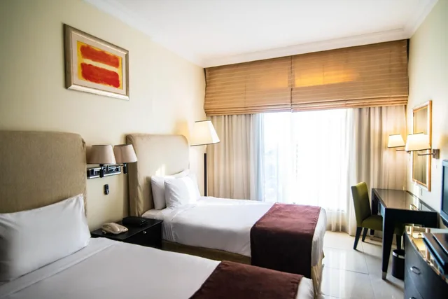 شقة ديلوكس بسرير كينج وسريرين منفصلين بإطلالة على المدينة بغرفتي نوم، Mercure Dubai Barsha Heights Hotel Suites and Apartments 10/13