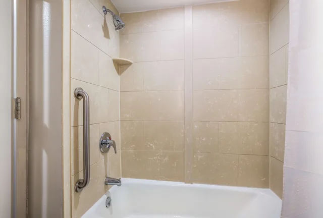 Studio, Suite, King Bed, Ocean Front، Country Inn & Suites by Radisson, Virginia Beach (Oceanfront) 6/6