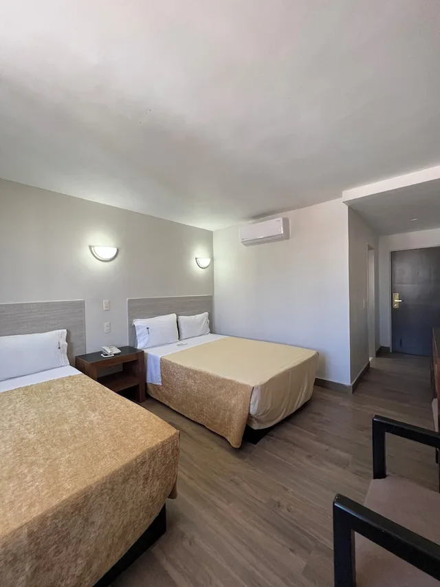 غرفة قياسية بسريرين مزدوجين، Hotel Universo Guadalajara 2/5