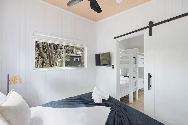Tiny Home, 1 Queen and 1 Bunk Bed، Reflections Holiday Parks Lennox Head 1/7