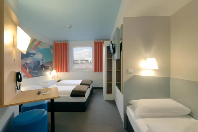 غرفة قياسية ثلاثية، B&B Hotel Boblingen 1/1