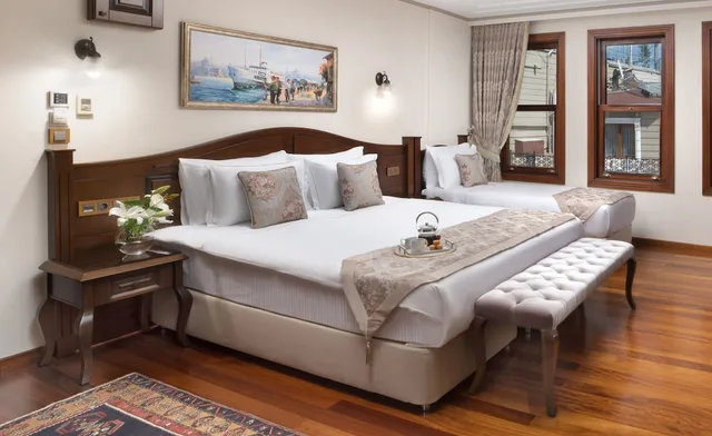 غرفة سوبيريور ثلاثية بسرير كوين وسرير فردي، BENDER HOTEL 2/5