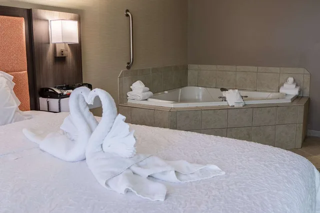 غرفة بسرير كينج بجاكوزي، Hampton Inn Hadley-Amherst Area 5/5