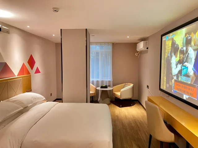 غرفة بسرير كوين، Borrman Hotel (Guangzhou Shisanhang Ximenkou Metro Station) 1/2