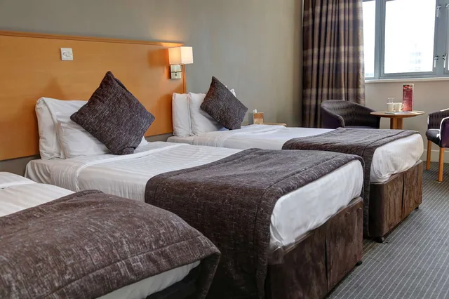غرفة قياسية بثلاثة أسرّة، Garner Hotel Nottingham City Centre by IHG 1/1