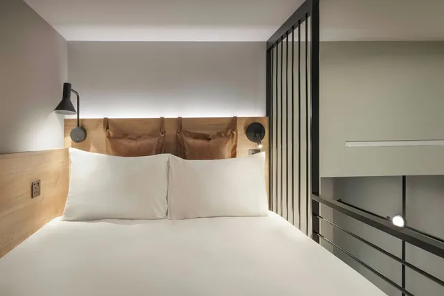 لوفت بسرير مزدوج، Moxy London Piccadilly Circus 2/6