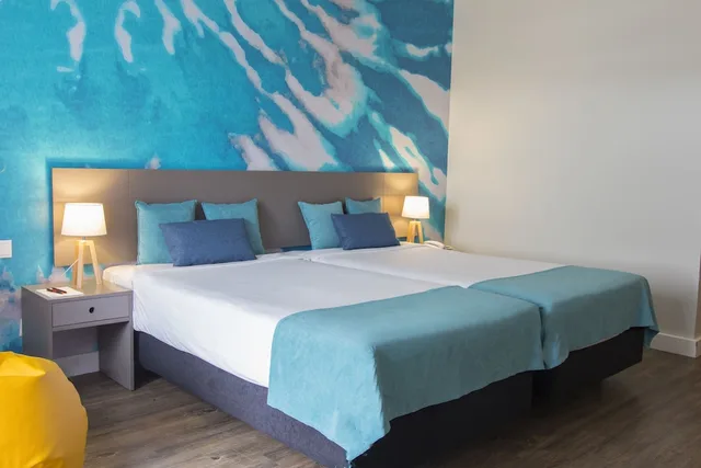 Room, Twin Beds, Sea View, Star Inn Peniche 2/3