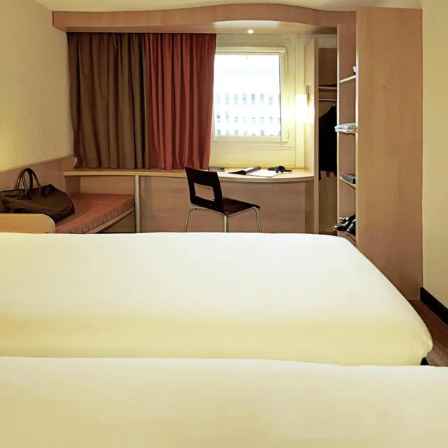 Superior, Triple, IBIS CHARLEROI CENTRE GARE 4/9