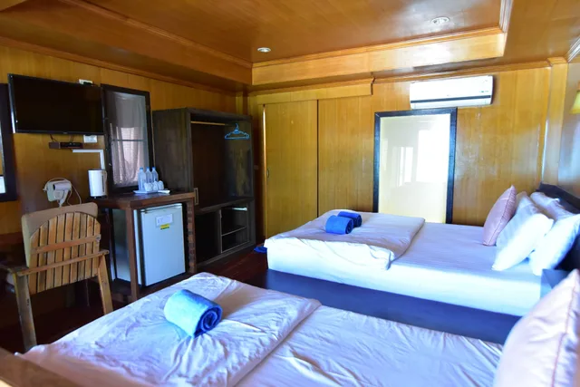 غرفة عائلية بسرير كوين وسرير فردي، Lipe Power Beach Resort 1/3