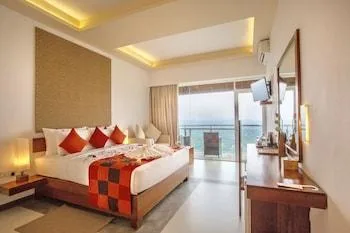 غرفة سوبيريور بسرير مزدوج وسريرين منفصلين بإطلالة على الجبل بغرفة نوم واحدة، Mount Blue Kandy Hotel And Spa 1/1