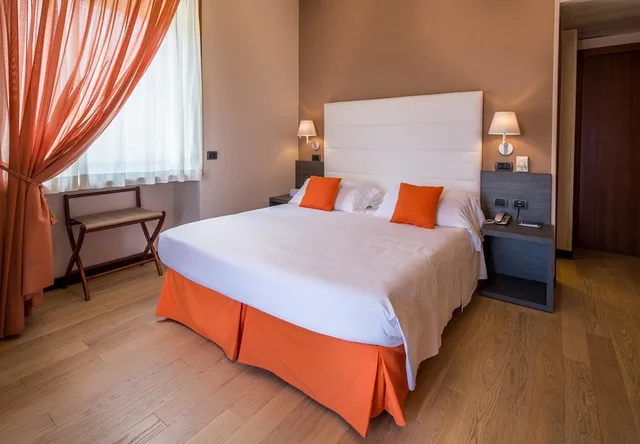 غرفة قياسية بسرير كوين بإطلالة على البحر بشرفة، Best Western Regina Elena 5/10