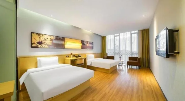 Super, Twin Beds، IU Hotel (Suzhou Dushu Lake Moon Bay Metro Station) 2/2