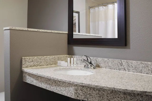 غرفة بسريرين كوين مع أريكة لذوي الإعاقة، Courtyard Houston Pearland 2/2