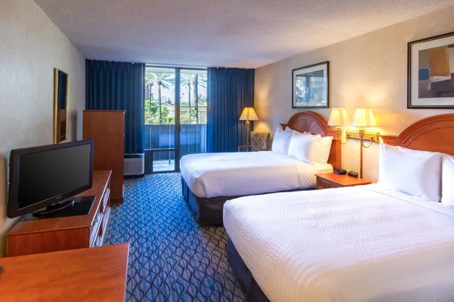 غرفة قياسية بسريرين مزدوجين، Clarion Hotel Anaheim Resort 2/9