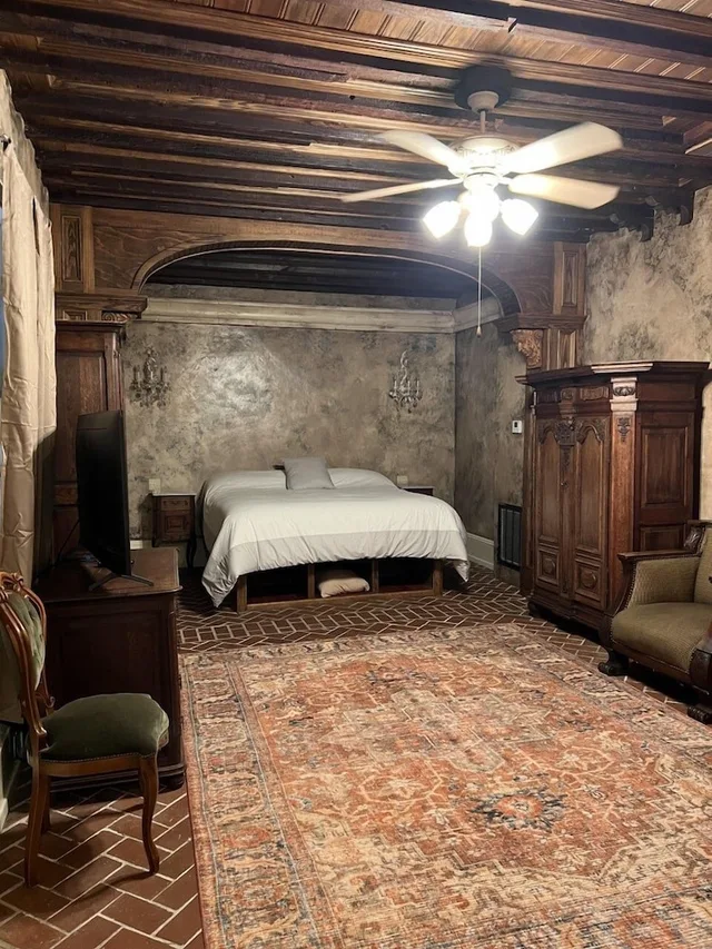 King Bed, Back House, The Olivier House Hotel 1/1