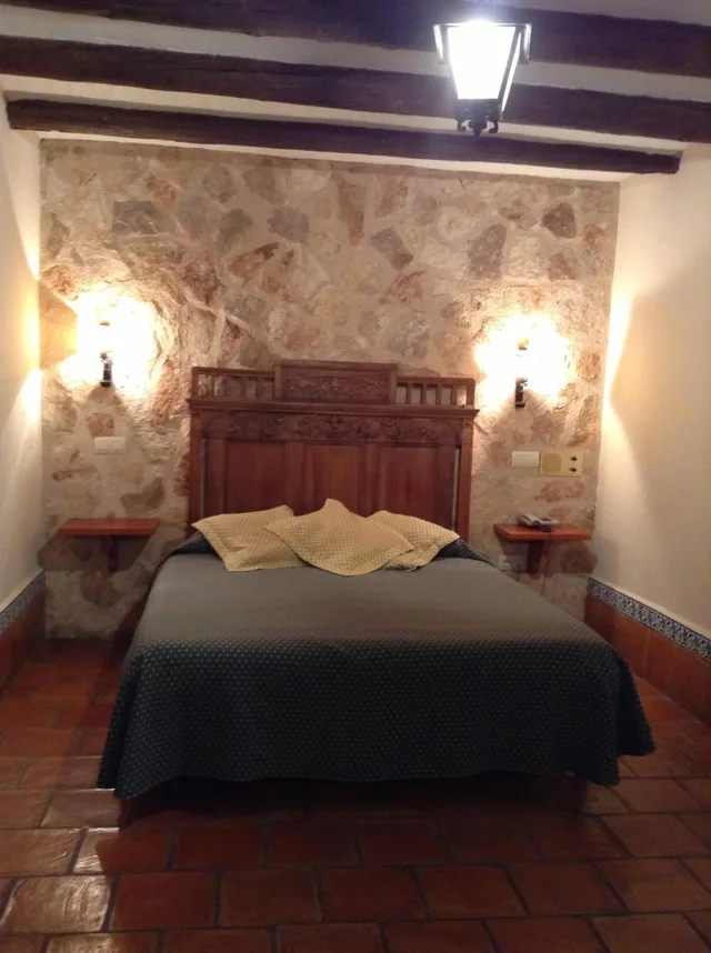 Room, Double or Twin Bed, Meson Don Quijote 2/10