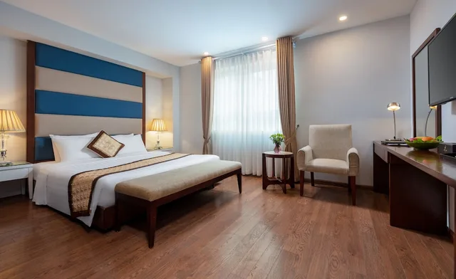غرفة بريميير ديلوكس بسرير كوين بإطلالة على المدينة، SKYLARK HOTEL 3/10