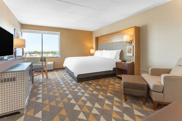 غرفة بسرير كينج لذوي الإعاقة، HOLIDAY INN ROCKFORD 1/2